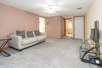 119 Union St, Unit 5 in Westfield, MA - Building Photo - Building Photo
