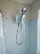 4901 Victoria Dr in Cape Coral, FL - Foto de edificio - Building Photo