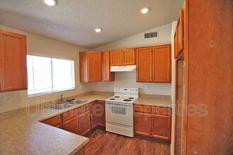 1614 W Sequoia Dr in Phoenix, AZ - Building Photo - Building Photo