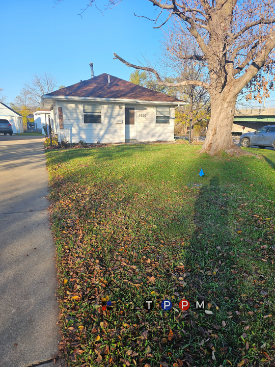 1600 13th St SW in Cedar Rapids, IA - Building Photo