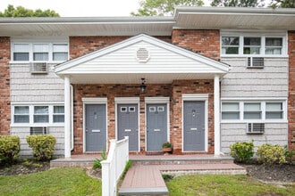 Maple Crest Apartments at Port Jefferson in Port Jefferson, NY - Building Photo - Building Photo