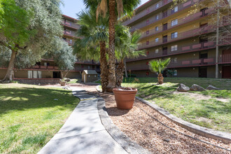 Park Terrace Apartments in Las Vegas, NV - Building Photo - Building Photo