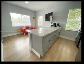 6828 NW 3rd Ave-Unit -3 in Miami, FL - Building Photo - Building Photo