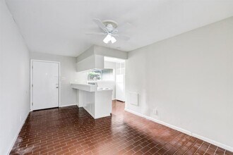 1660 Richmond Ave. in Houston, TX - Building Photo - Building Photo
