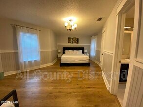 704 Water Oak Dr in Panama City Beach, FL - Foto de edificio - Building Photo