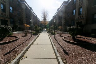 834 W Waveland Ave in Chicago, IL - Building Photo