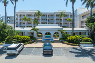 Lago Mar Place in Fort Lauderdale, FL - Foto de edificio - Building Photo