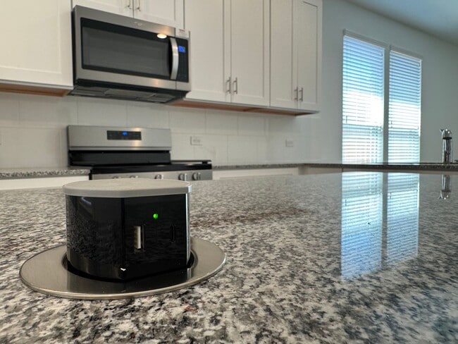 10723 Sora Dr in Willis, TX - Building Photo - Building Photo