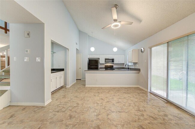 2818 Crest Park Dr in Houston, TX - Building Photo - Building Photo