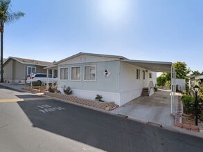 155 N Las Flores Dr in San Marcos, CA - Building Photo - Building Photo