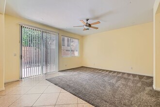 497 Via Stretto Ave in Henderson, NV - Building Photo - Building Photo