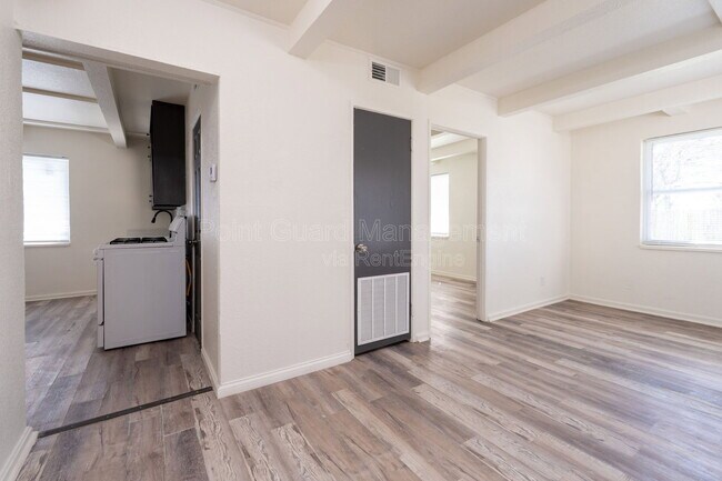 1325 W Dora St in Wichita, KS - Building Photo - Building Photo