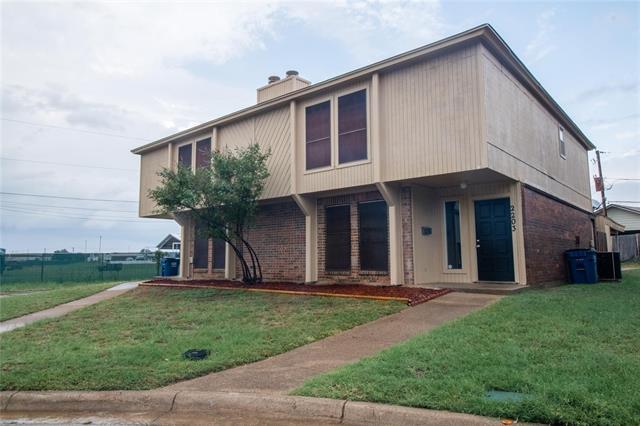 2201 Chase Ct in Arlington, TX - Building Photo