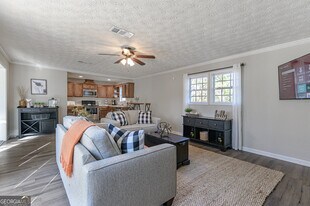 196 Etowah Dr in Cartersville, GA - Building Photo