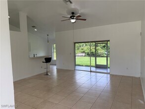 3410 56th St W in Lehigh Acres, FL - Foto de edificio - Building Photo