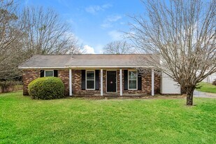 4257 Windsor Spring Rd in Hephzibah, GA - Building Photo