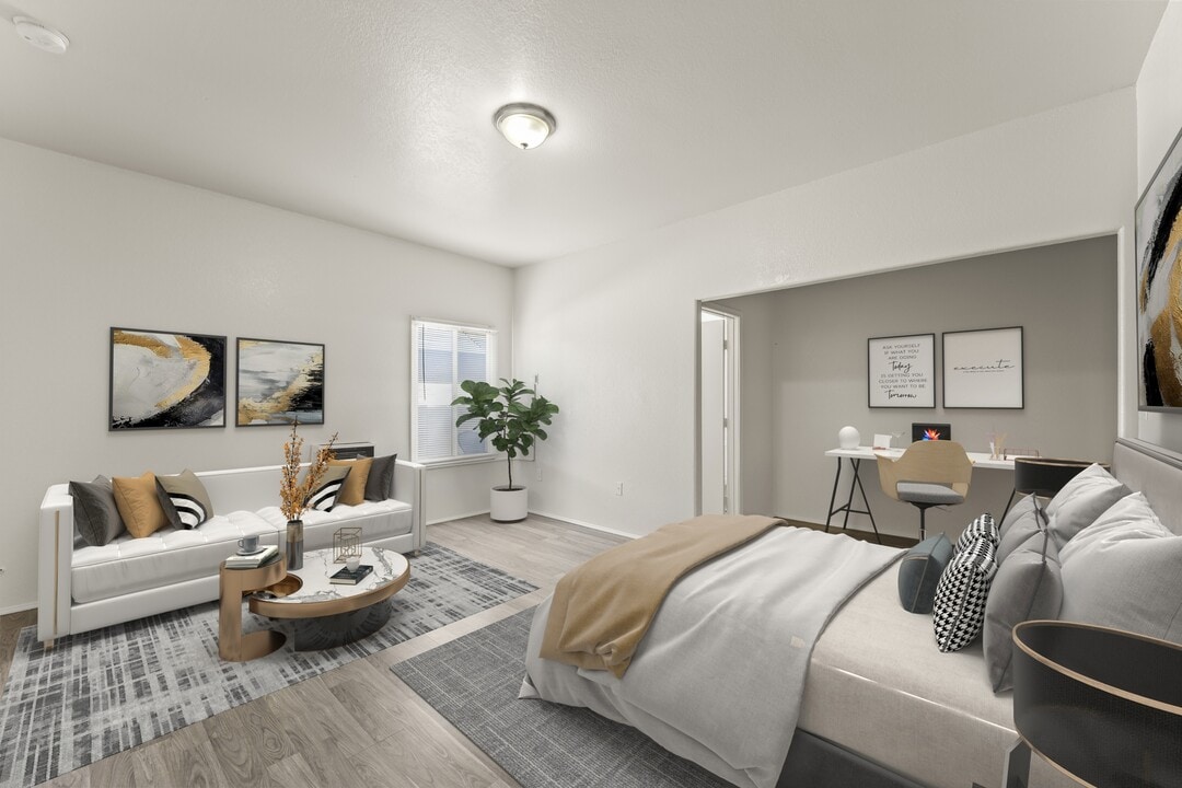 842 W 83rd St in Los Angeles, CA - Building Photo