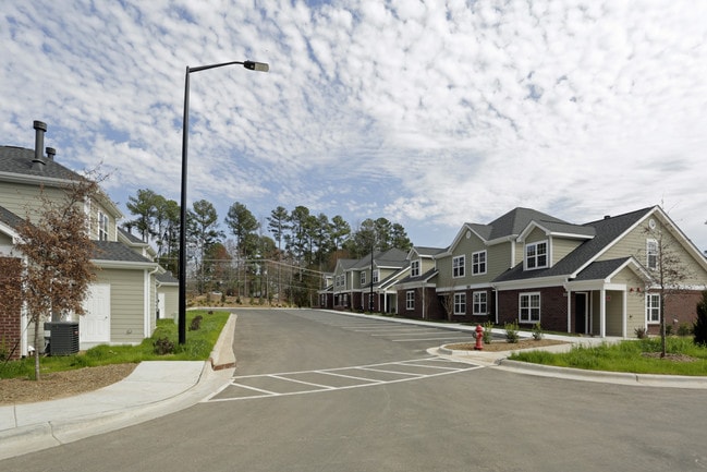 Glenbrook West in Durham, NC - Foto de edificio - Building Photo