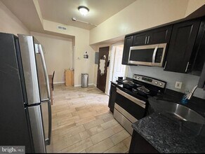 537 N 13th St in Philadelphia, PA - Building Photo - Building Photo