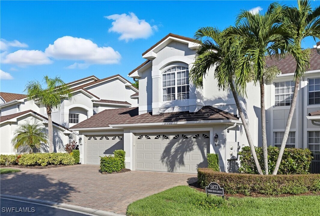 5873 3 Iron Dr in Naples, FL - Building Photo