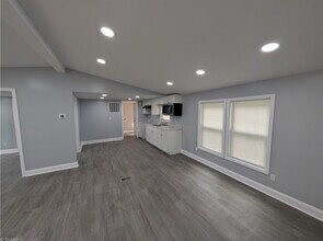 344 Wilshire Dr in Eden, NC - Building Photo - Building Photo