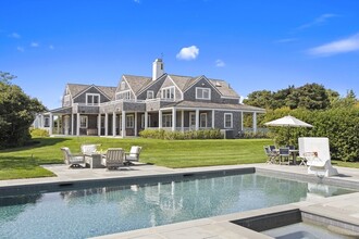 6 Walbang Ave in Nantucket, MA - Foto de edificio - Building Photo