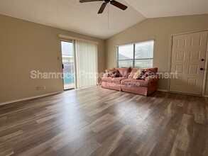 1102 Chapel View Dr in Waco, TX - Building Photo - Building Photo