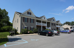 Wayside Village in Schenectady, NY - Foto de edificio - Building Photo