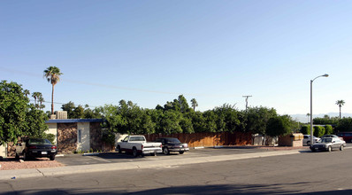 522 E Cottonwood Rd in Palm Springs, CA - Building Photo - Building Photo