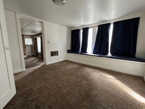 49 Linoberg St, Unit A in Sonora, CA - Foto de edificio - Building Photo