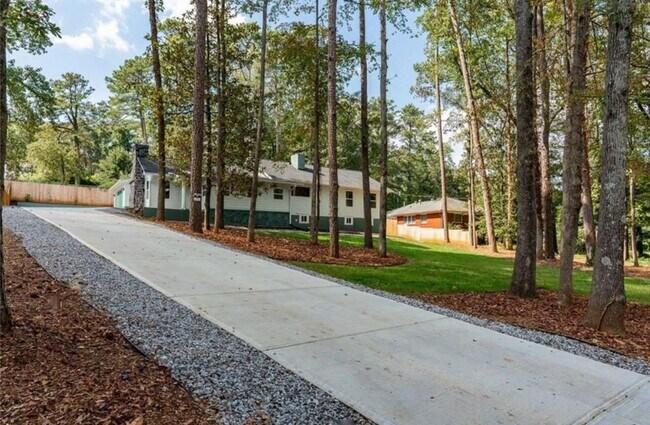 3345 Flowers Dr in College Park, GA - Building Photo - Building Photo