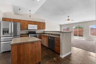 1173 Snow Canyon Pkwy in Saint George, UT - Building Photo - Building Photo