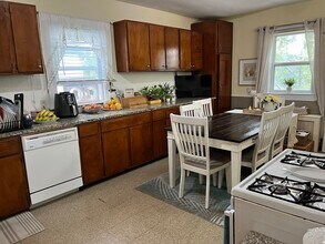 454 Beech St in Boston, MA - Building Photo - Building Photo
