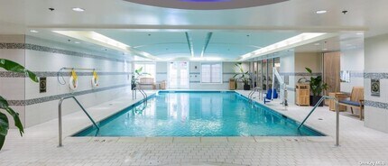 3000 Royal Ct in North Hills, NY - Building Photo - Building Photo