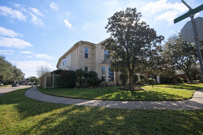 3803 Shadow Royal Dr in Houston, TX - Foto de edificio - Building Photo