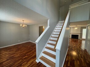 102 Alice Ct in Apex, NC - Building Photo - Building Photo