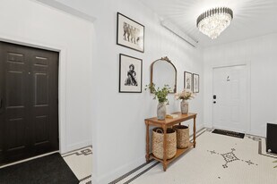 4635 John R St in Detroit, MI - Building Photo