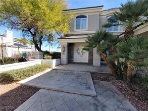 8304 Broad Peak Dr in Las Vegas, NV - Building Photo - Building Photo