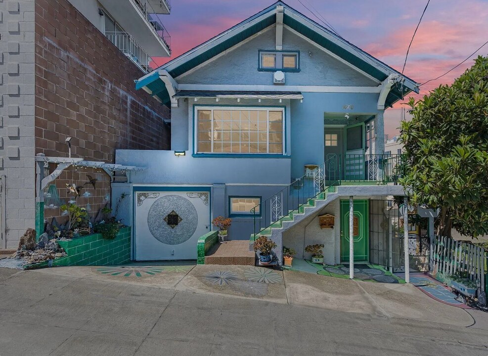 475 Newton Ave, Unit 475 in Oakland, CA - Building Photo