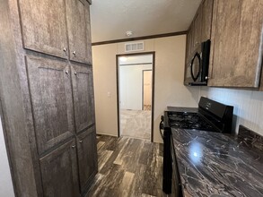 177 Magnolia Pl in Belleville, MI - Building Photo - Building Photo