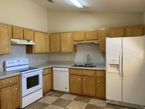1430 Paul Caswell Blvd in Hinesville, GA - Building Photo - Building Photo