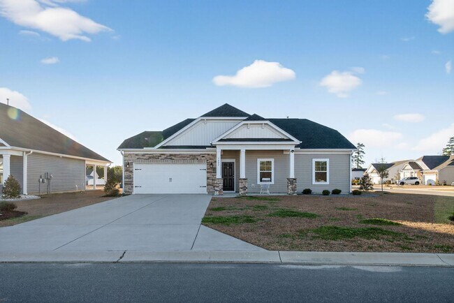 1002 Jase Dr in Longs, SC - Foto de edificio - Building Photo