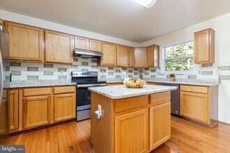 13561 Filly Ct in Gainesville, VA - Building Photo - Building Photo