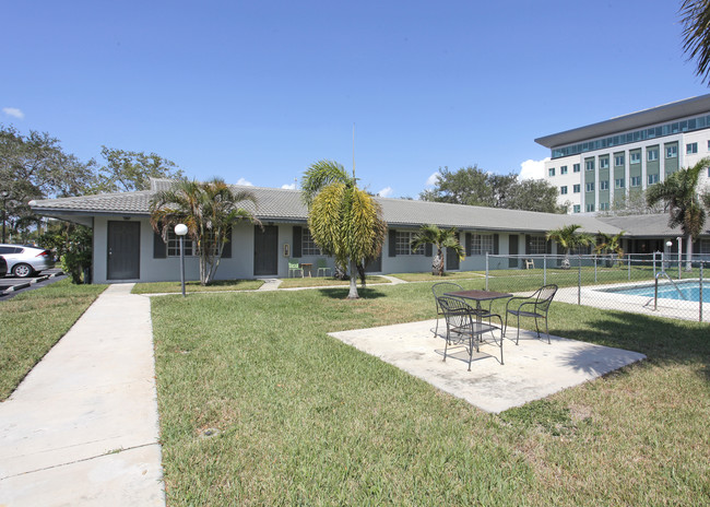 Greenacre Apartments in Coral Springs, FL - Building Photo - Building Photo