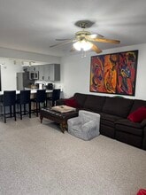 1080 Willowdale Rd in Morgantown, WV - Foto de edificio - Building Photo