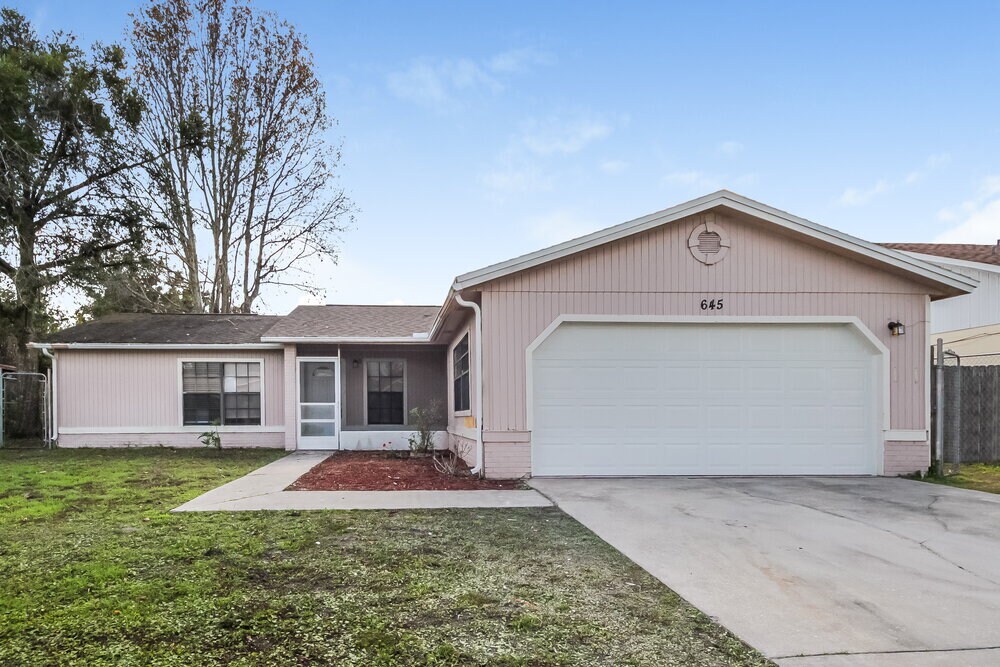 645 McKinley Ct in Kissimmee, FL - Building Photo