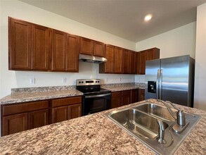 1065 Blue Jay Dr in Davenport, FL - Building Photo - Building Photo