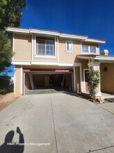 13476 Altamar Cir in Corona, CA - Building Photo - Building Photo