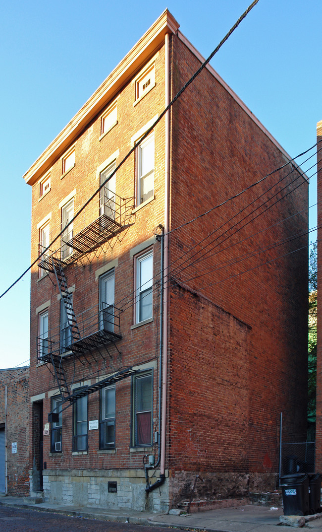 1827 Campbell St in Cincinnati, OH - Building Photo - Building Photo