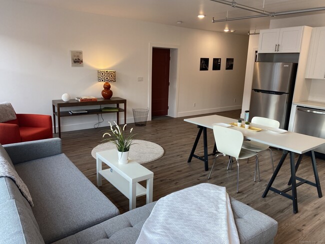 104 Main St in Torrington, CT - Building Photo - Building Photo